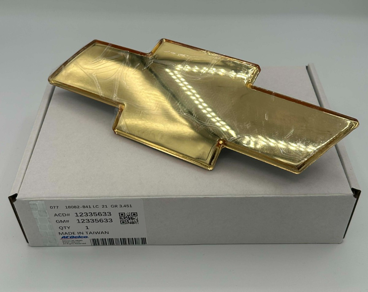 NEW 1999-02 Silverado 2000-2006 Tahoe Suburban Front Grill emblem Bowtie Gold