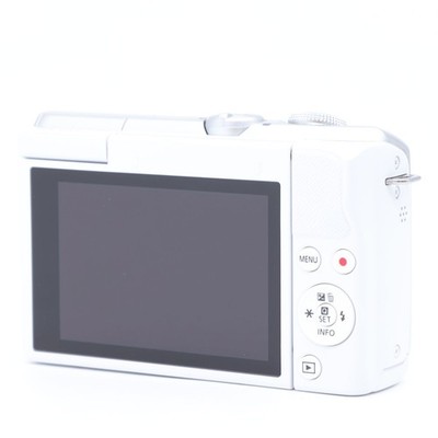 Canon EOS M200 24.1 MP Mirrorless Interchangeable Lens Camera