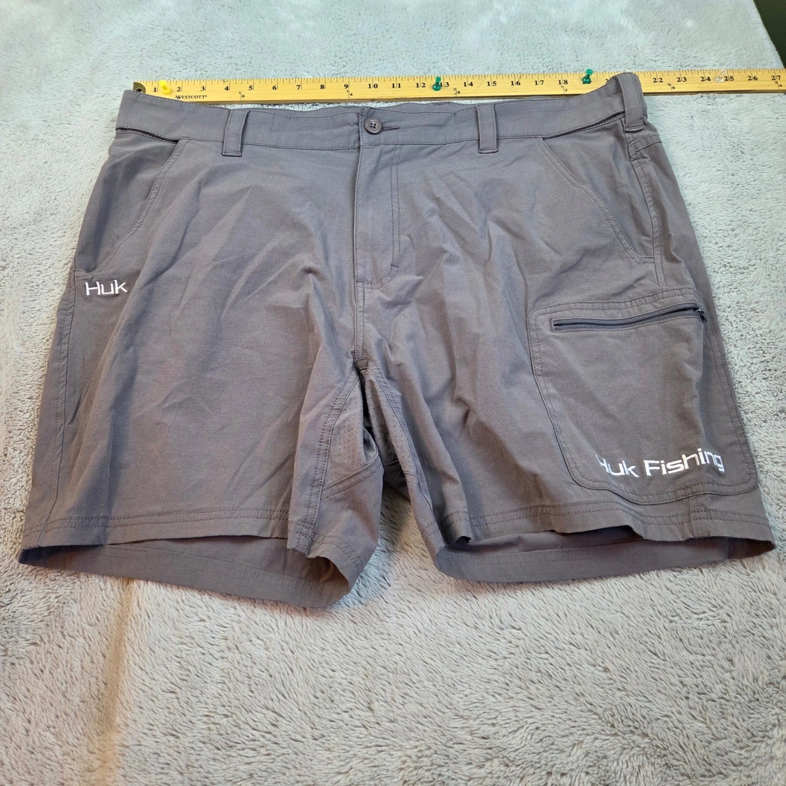 Huk Performance Fishing Shorts Mens XXL 8in Inseam Cargo Utility Grey
