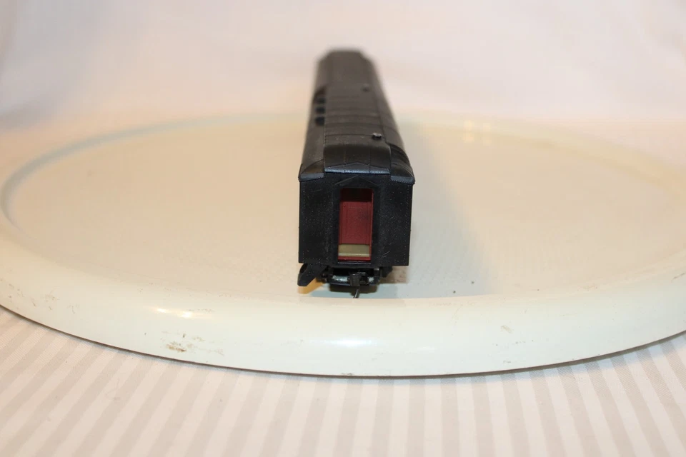 HO Scale Walthers, Pullman 8-1-2 Sleeper Car, Black Pearl, Custom Paint - Image 2 of 4