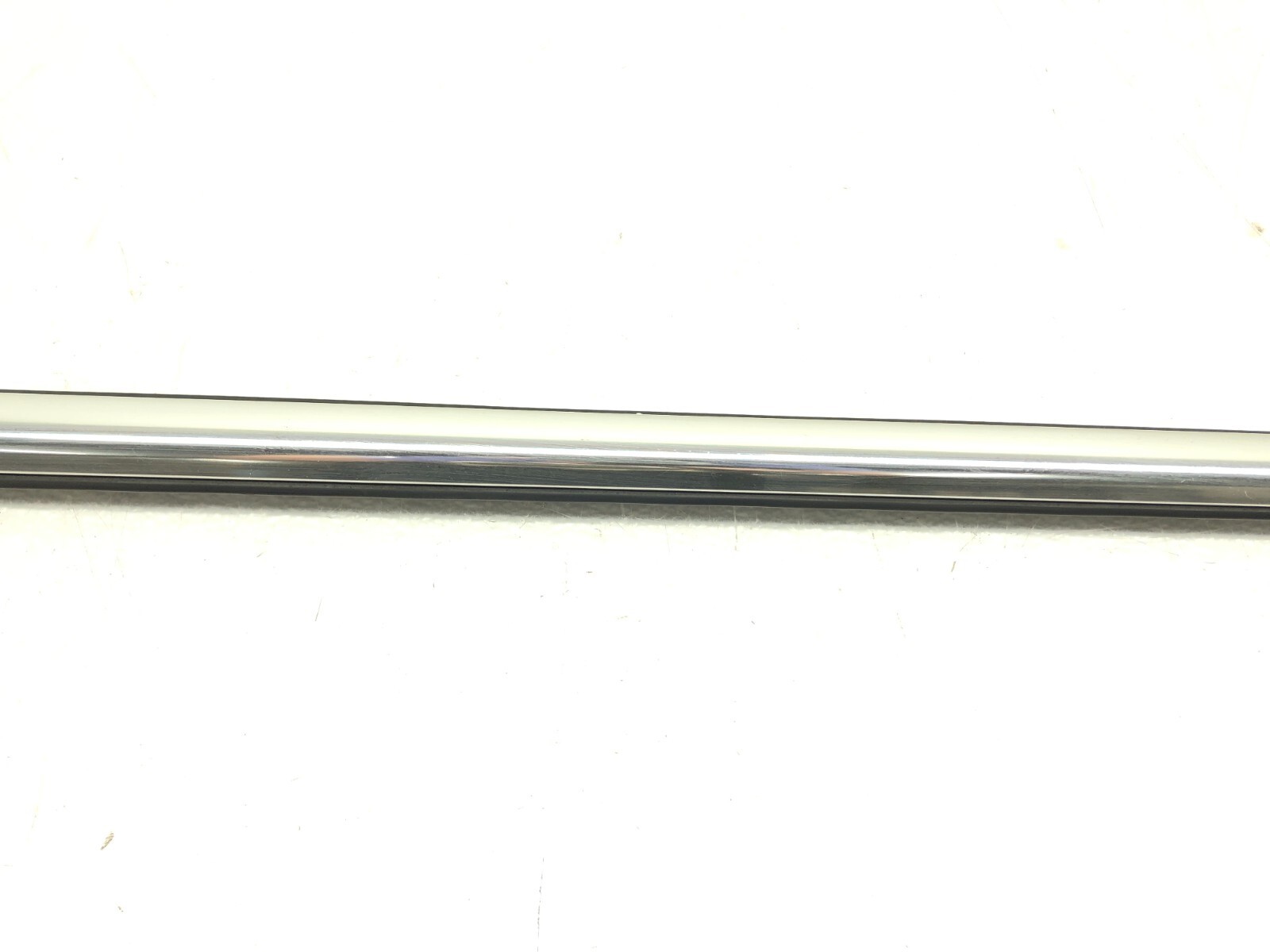 2014-2020 MASERATI QUATTROPORTE RIGHT PASS FRONT DOOR WINDOW BELT MOLDING TRIM