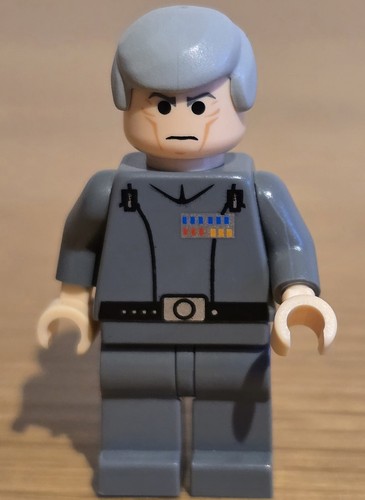 ÚLTIMO LEGO ORIGINAL STAR WARS FiGURA DE GRAND MOFF TARKIN GOBERNADOR DE LA ES - Imagen 2 de 19