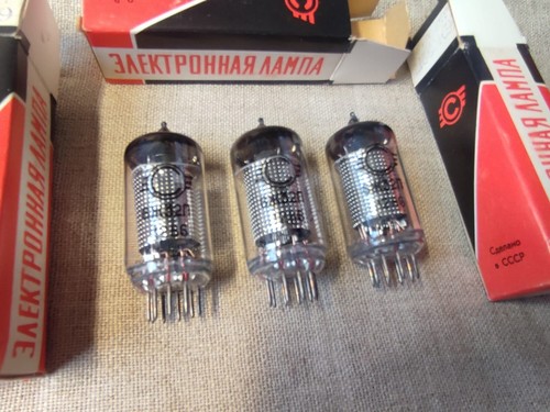 3 pcs. 6J32P / 6Ж32П = EF86= 6267 USSR Audio pentode Svetlana, 12.1986 in or.Box - Picture 6 of 8