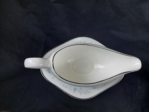 Wedgwood BELLE FLEUR. Gravy Boat and Stand - Picture 2 of 3