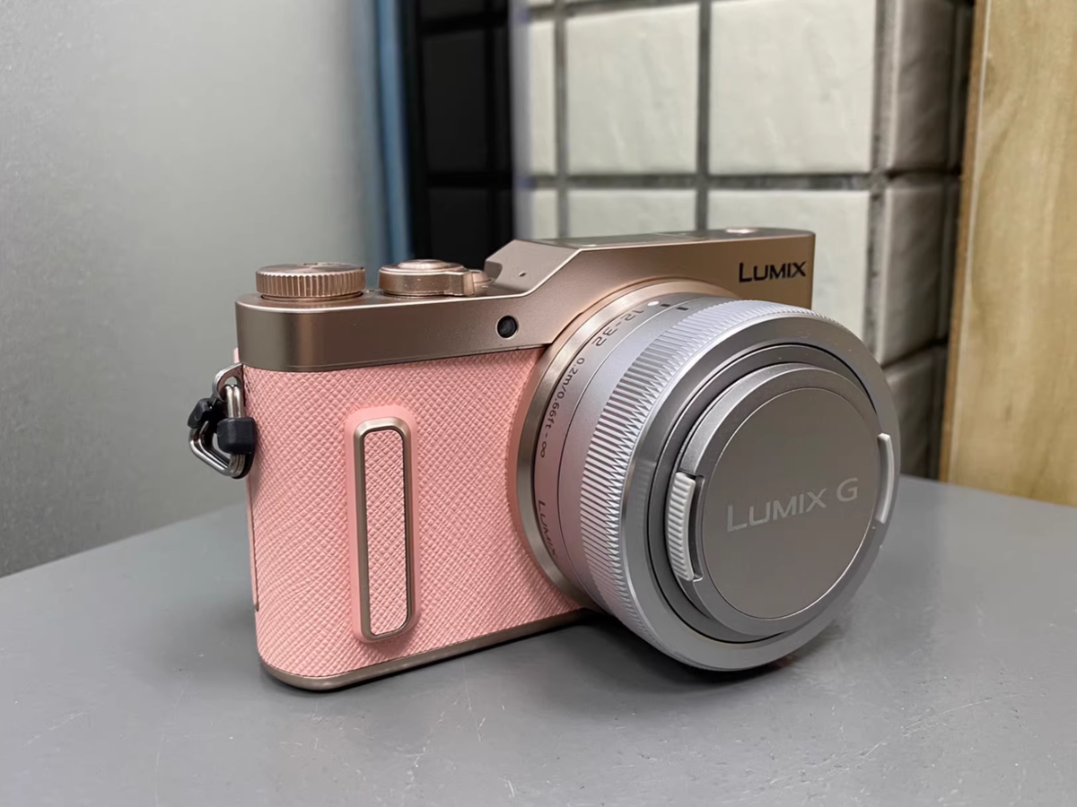 Panasonic LUMIX DC-GF10 W/12-32mm lens Digital Camera WiFi Panasonic LUMIX DC-GF10 W/12-32mm lens Digital Camera WiFi
