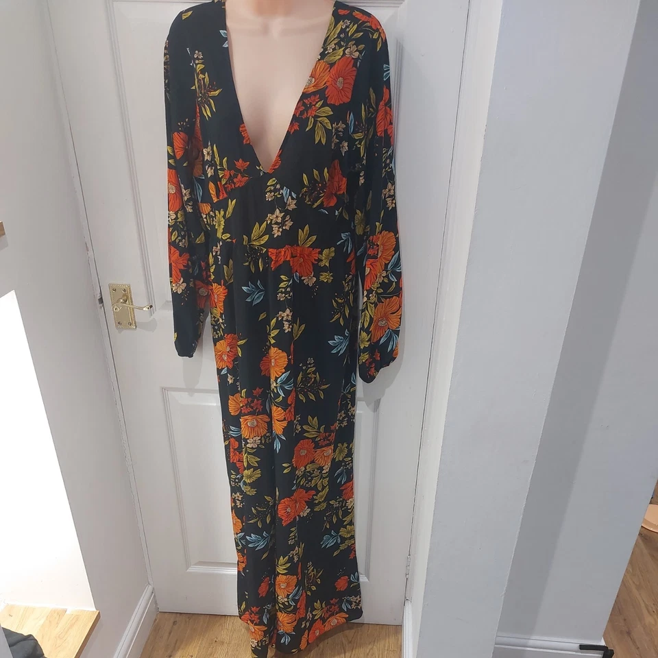 Mono de pierna ancha negro/rojo talla 14 manga larga recortada espalda fiesta Asos Foto 2 de 4