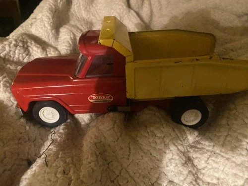 Vintage 1960s Made In USA Tonka Jeep Red Yellow Dump Truck Pressed Steel