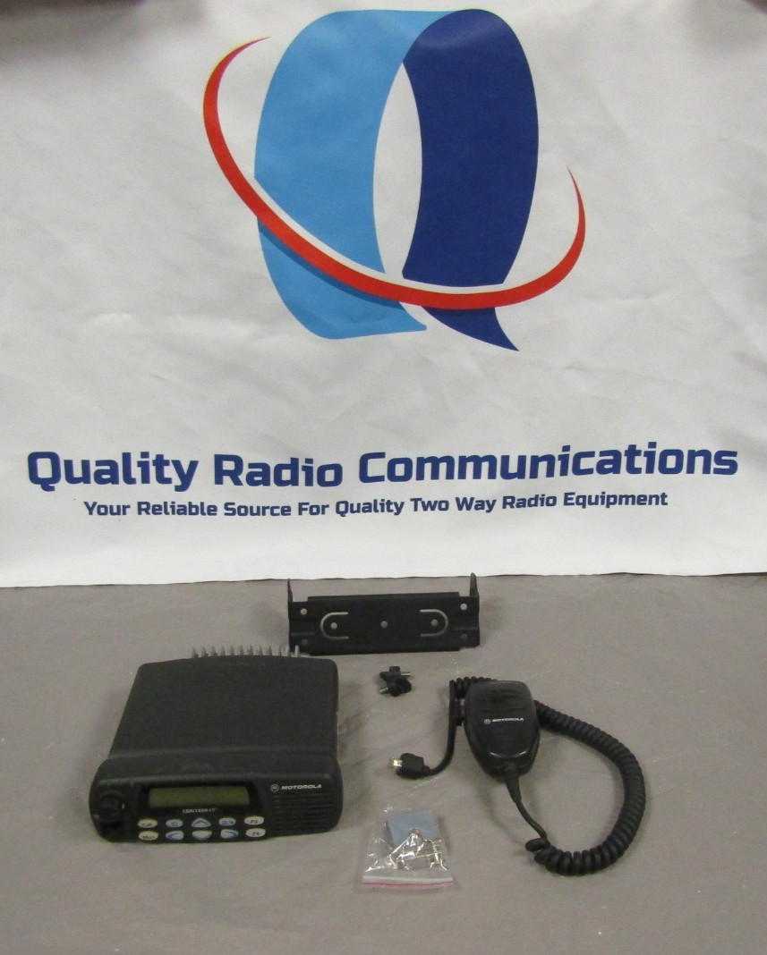 Motorola CDM1550 LS+ 403-470 MHz UHF Two Way Radio w Mic AAM25RKF9DP6AN