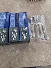 Oneida Belmont Lyons Stainless Steel 30 Piece Flatware Set Knive Fork Spoon NEW