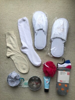 Leighton Denny Nagellack, Uniqlo Socken, Disney Body Wash & Polierer, Hausschuhe