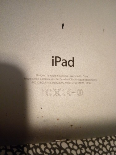 iPad 4th Gen 16GB Wifi Silver + Case - Picture 2 of 2