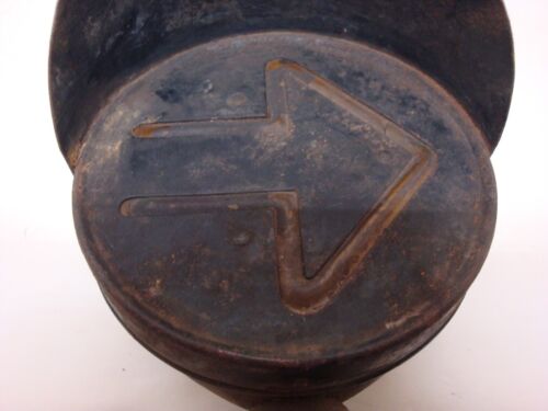 Antique Hooded automobile turn signal with mounting bracket untested - Picture 4 of 5