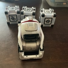 Anki Cozmo Robot ONLY Cosmo 000-00048 Robot AS-IS UNTESTED With 3 Cubes