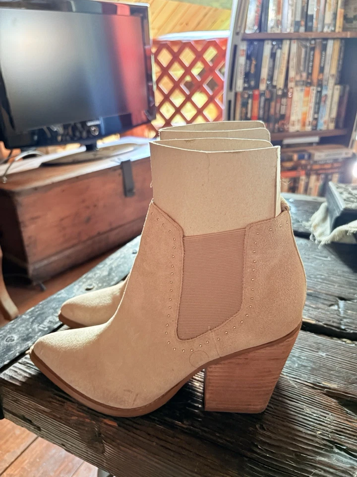 Marc Fisher Nellie Taupe Suede Ankle Boots Size 10M Woman’s - Image 2 of 4