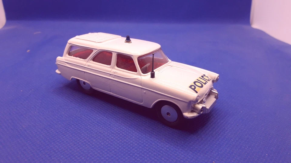 Corgi Toys 1/43 - Ford Zephyr Police Motorway Patrol Car - Cond. pari al nuovo - Immagine 4 di 4