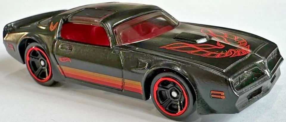 Hot Wheels - '77 Pontiac Firebird T/A Trans Am - Muscle Mania 2024 - HTC60 - Immagine 2 di 3