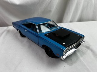 1/18 Modelo Diecast ERTL 1969 Plymouth Road Runner 440 Azul SIN CAJA