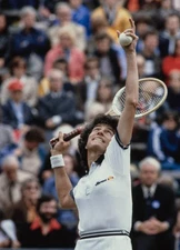 Tennis Virginia Wade Of Great Britain Serves To Andrea Jaeger Old Sports Photo