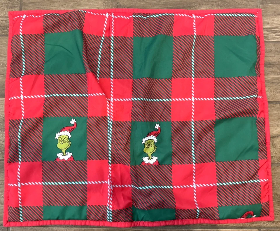 The Grinch & Max Reversible Quilted Twin Comforter and Pillow Sham - Image 4 of 4