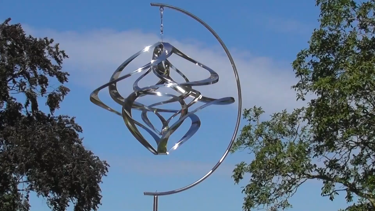 Produktbild von Winddancer Doppel-Twister POMMERNTRAUM Edelstahl Windspiel Mit Kristall - Doppel-Twister Garten Deko, 30 Cm, Rostfrei - Hypnotisierende Windtänzer Für Garten & Balkon Edelstahl Windspiel Mit Ständer