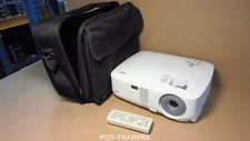 NEC VT700 Projector Projector XGA 3LCD 3000 Lumens Incl Remote  Soft Case 819 HOURS