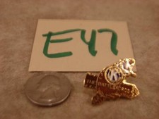 E47G VINTAGE PINBACK KIWANIS INTERNATIONAL CLUB PIN THE BATTLEFORDS BEAVER