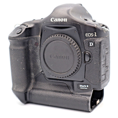 Canon EOS 1D Mark II 8.2MP Digital SLR Camera Body Only - Black - 401