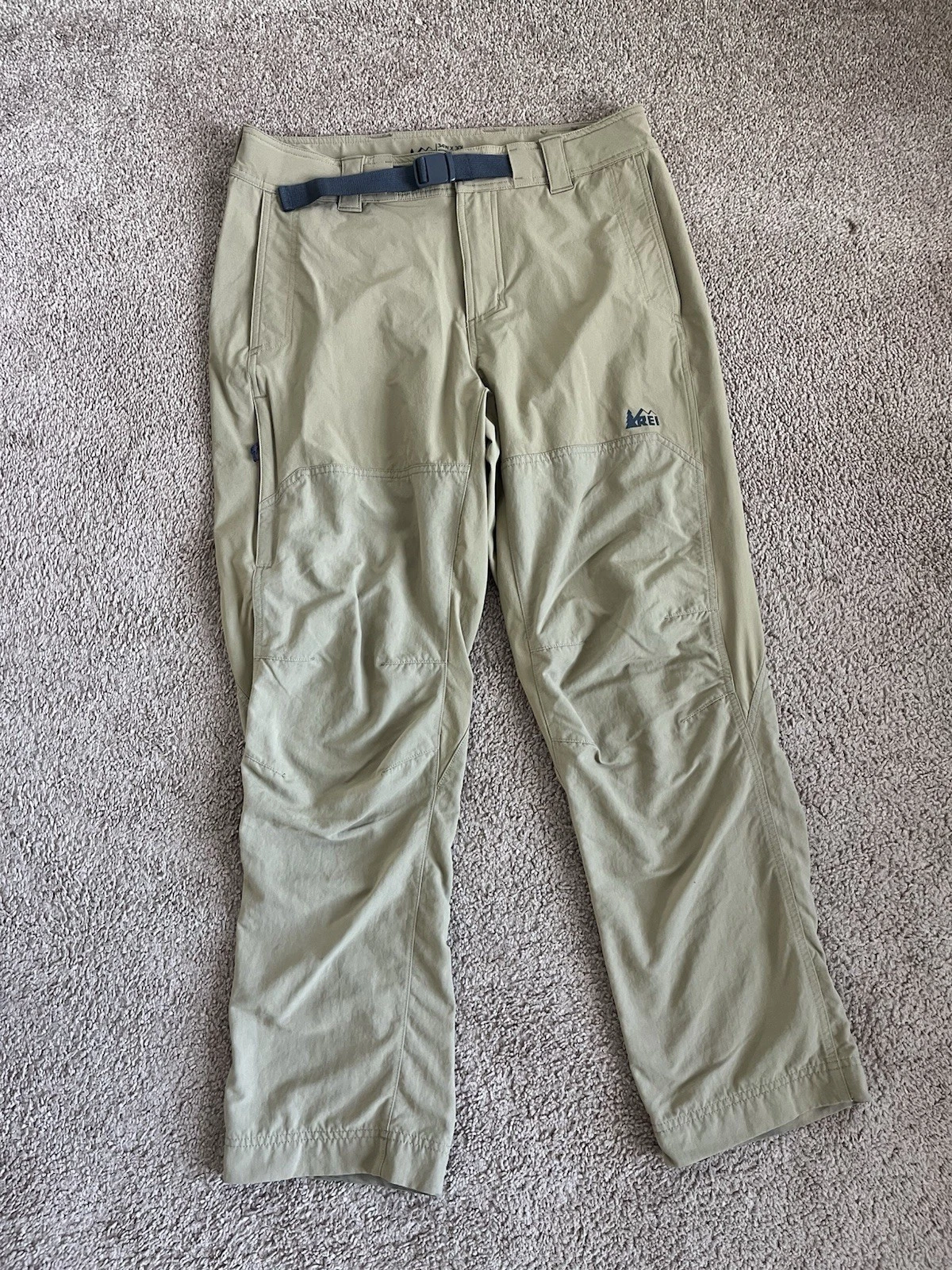 REI Mens Hiking Tactical Pants Khaki Sz 34x30 A+ Brown Zip Pocket Military 37249