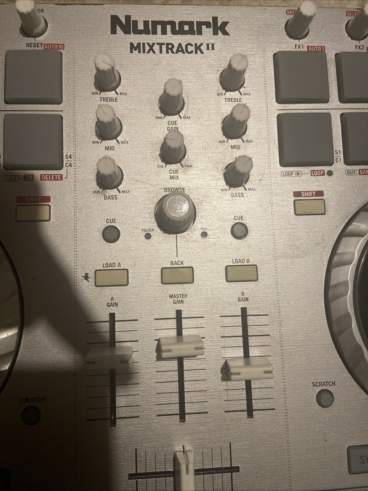 Foto 3 van Numark Mixtrack 2 Dj And Mix Set