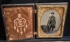 Civil War Soldier Photo Spectacular Carved Gouda Percha Daguerreotype Frame NR