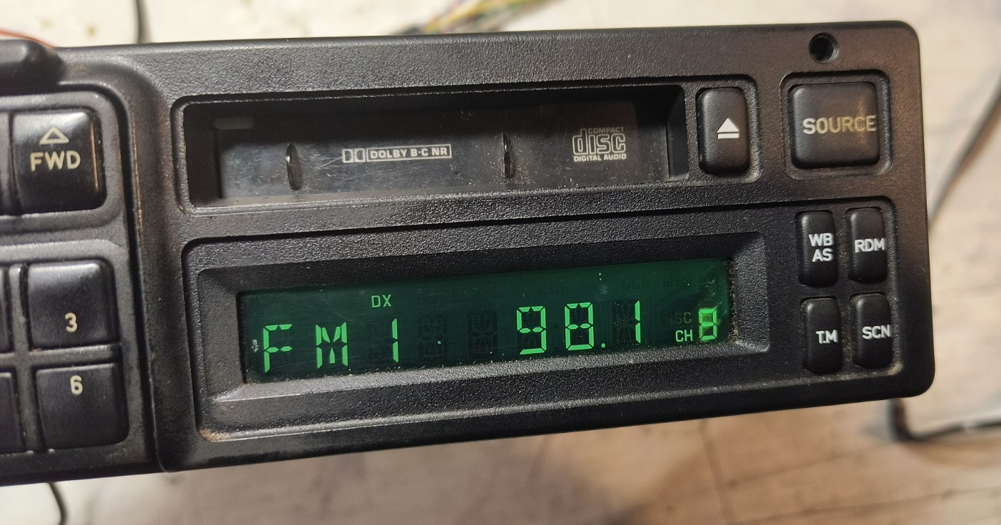 Vintage Saab 9000 95-98 OEM In Dash Radio Cassette Head Unit Original 4518932