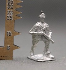 Hinchliffe 25mm British Colonial Dismounted Hussar with Telescope (SHP784)