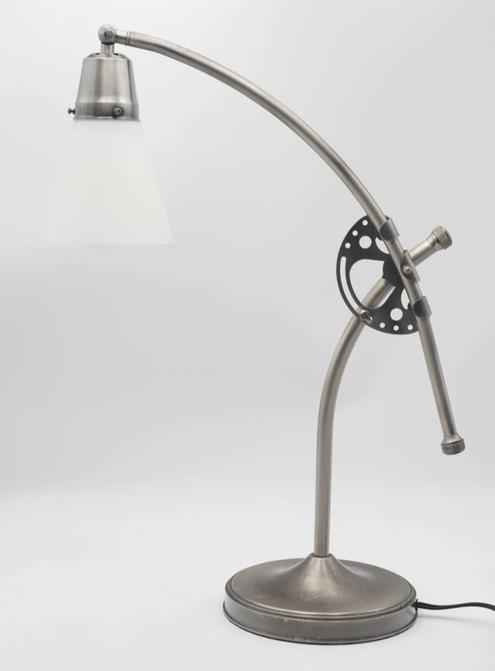Lámpara de Escritorio Industrial Ajustable Níquel Cepillado con Pantalla de Vidrio Esmerilado Luz de Tarea Foto 3 de 4