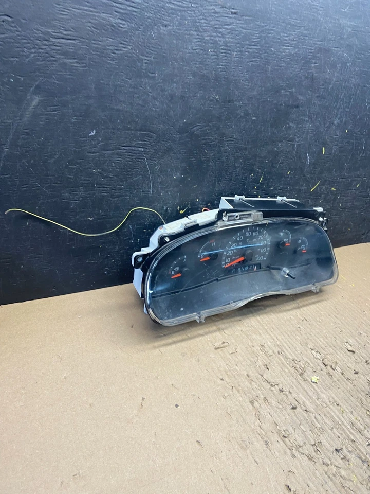 2001 - 2002 Ford Econoline E250 E350 Van Speedometer Instrument Cluster t1767 DG - Image 2 of 4