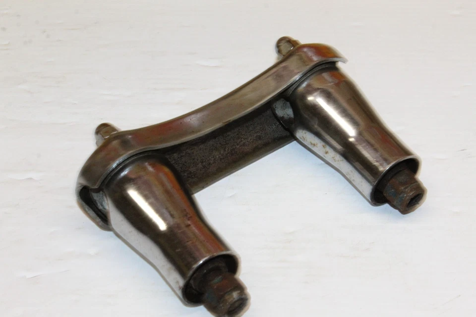 Harley-Davidson Panhead Hydra-Glide Horquilla Manillar Elevador Abrazadera Cubierta Bellota Tuercas Foto 3 de 4