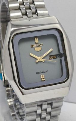 Seiko 5 Automatic 21 Jewels Day/Date Wrist Watch For Men's In Working Condition