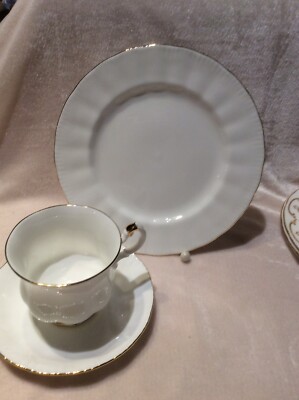Royal Knight, England, 3 Teilig Kaffeegedeck, Bone China Weiß/gold