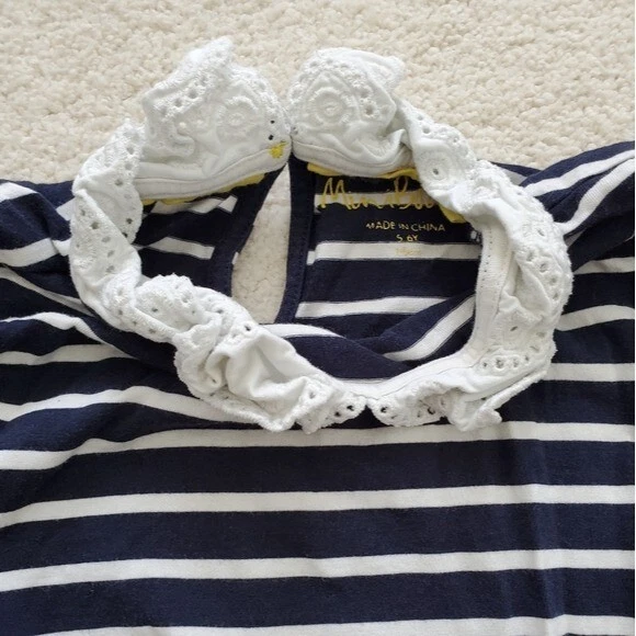 Camisa de manga larga a rayas azules/blancas Boden para niñas con cuello de ojales blancos talla 5-6 años Foto 4 de 4