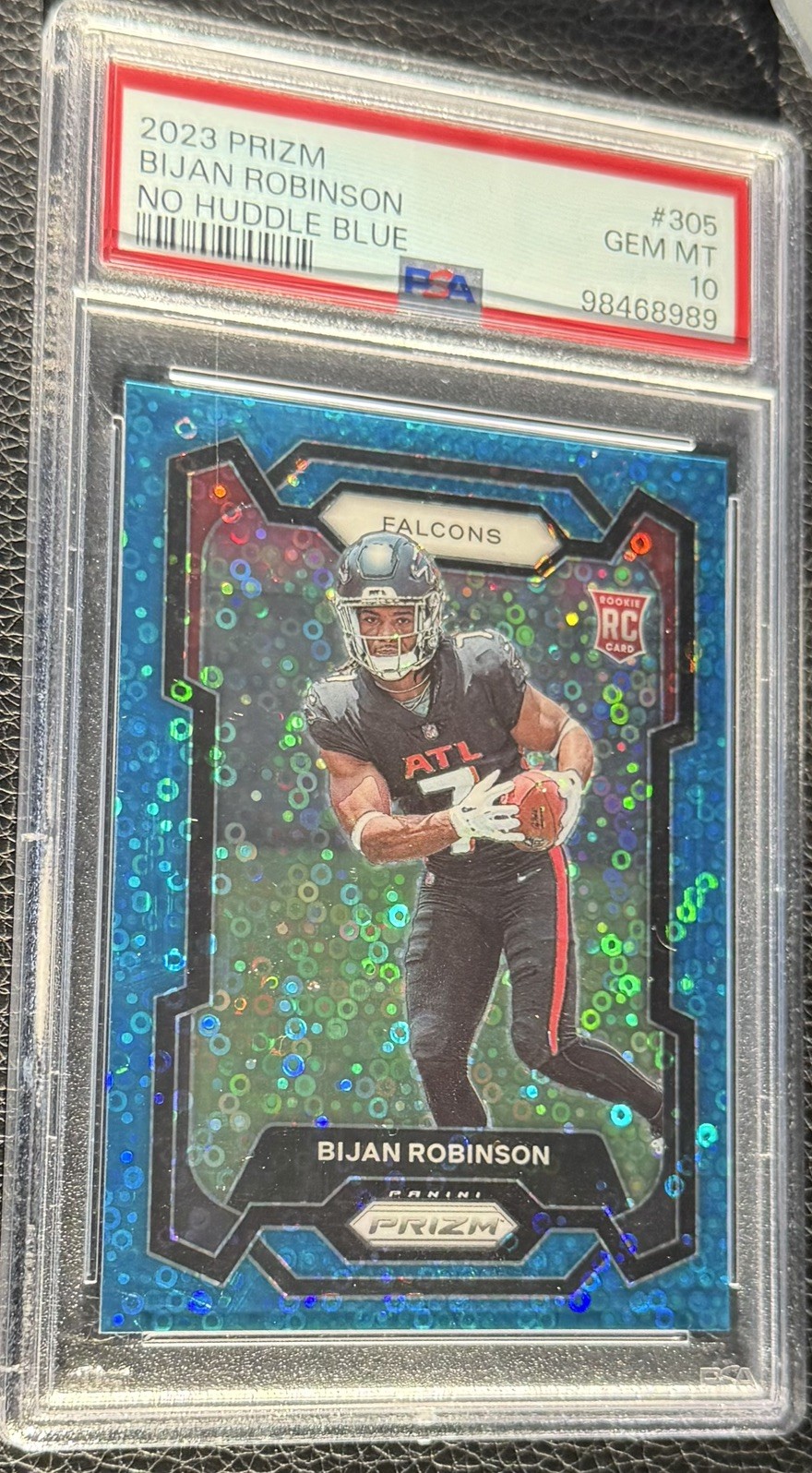 Bijan Robinson #305 No Huddle Blue Prizm 22/95 (RC) 2023 Panini falcons longhorn