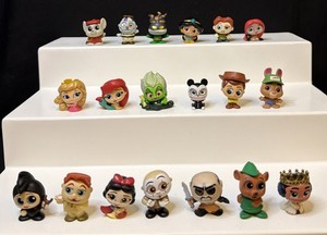 Disney Doorables Lot of 19- Eli Big Daddy, Robin Hood, Ulf, Princesses - Rare