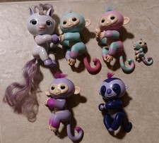 WowWee Fingerlings Interactive Toys 5 Regular size  1 small size Lot Untest