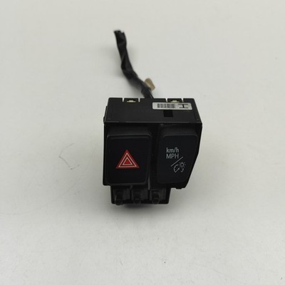 Toyota Prius Plus W4 Hazard, Dash Dim Knopf 84330-47050 31057689