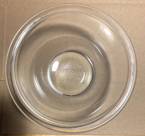 PYREX VINTAGE 1970's 7 inch clear bowl #322 with TOP LIP in VERY GOOD CONDITION