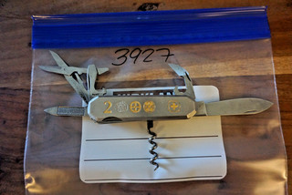 3927 One Wenger (Swiss Army) pocket knife