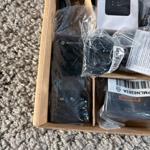 Motorola XT460 walkie talkie - New boxed - Zdjęcie 7 z 14