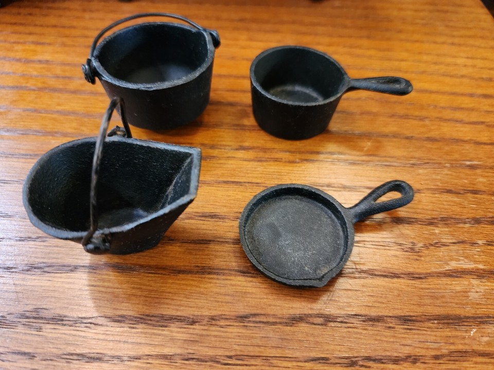 Vintage Crescent Miniature Salesman Sample Cast Iron Stove With