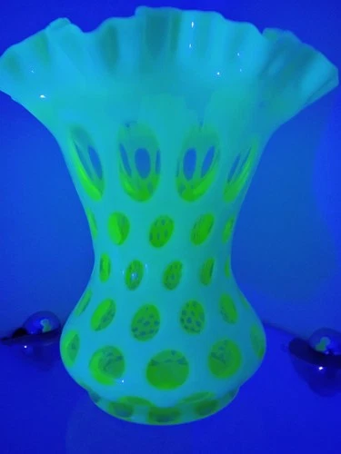 Vintage Fenton coin dot vase yellow topaz uranium glass 8" opalescent