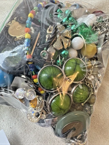 Jewelry Making Craft Lot VTG-Now scrap gold tone costume Mismatch Earrings #14R