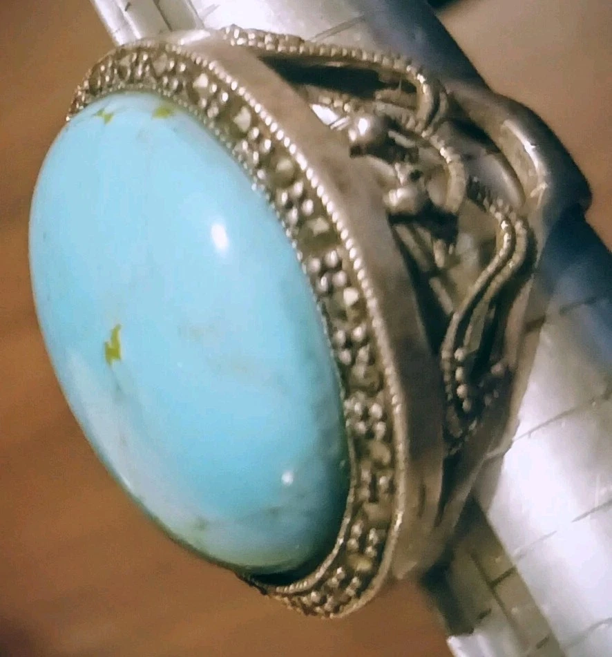 Vintage Sterling Silver Quarter Size Turquoise Flower Design Size 5 Ring - Image 3 of 4