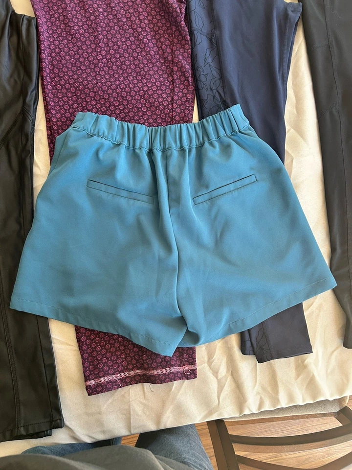 Lote De 6 Pantalones Cortos Mujer Talla S Forever 21 Leggings Negro Azul Plisado Foto 4 de 4